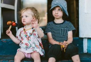 5 راه برای مقابله با حسادت خواهر و برادر